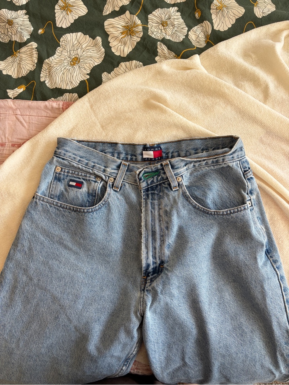 Tommy Hilfiger Boyfriend Jeans with Logo Patch - Picture 3 of 4